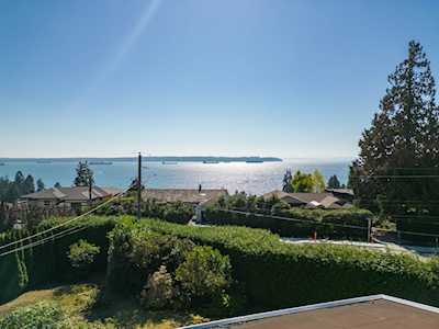 3204 Thompson Crescent West Vancouver, BC V7V 3E5