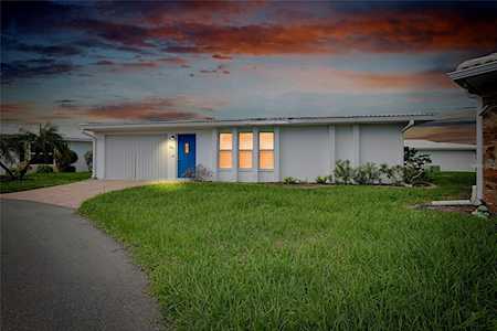 384 Circlewood Dr #F-3 Venice, FL 34293