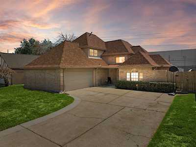 9822 Canterbury Dr Humble, TX 77338
