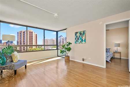 1054 Green Street #401 Honolulu, HI 96822
