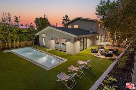 3420 Castlewoods Place Sherman Oaks, CA 91403