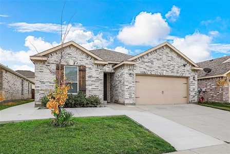 10204 Fox Haven Court Fort Worth, TX 76131