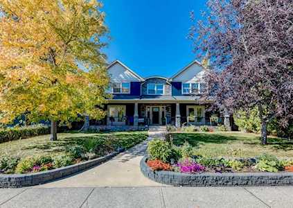 65 Galway Crescent SW Calgary, AB T3E 4Y4
