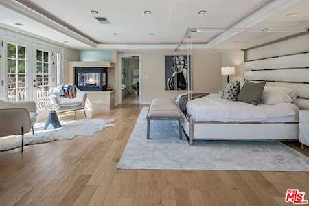 3625 Coldwater Canyon Ave Studio City, CA 91604