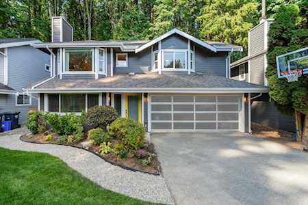 625 Seymour Court North Vancouver, BC V7J 3S7