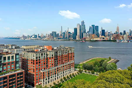 1025 Maxwell Lane #1009 Hoboken, NJ 07030