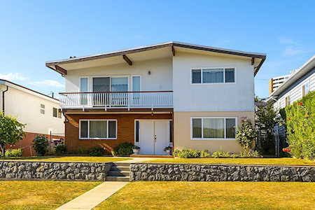 3895 Georgia Street Burnaby, BC V5C 2S7