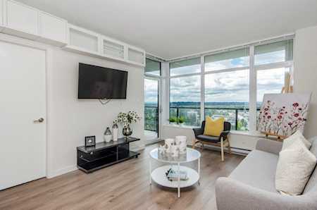 3080 Lincoln Avenue #2205 Coquitlam, BC V3B 0L9