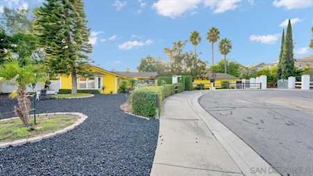 1225 La Cienega Rd San Marcos, CA 92069