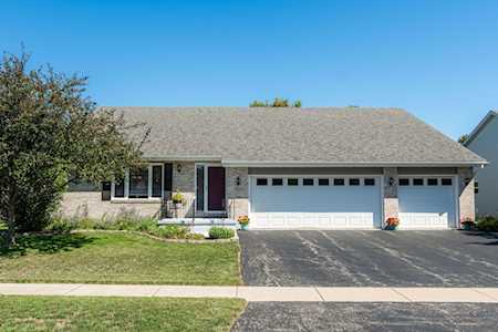 617 Bayfield Dr Dekalb, IL 60115