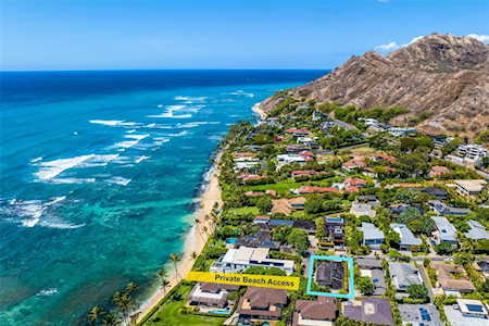 223 Kaalawai Place Honolulu, HI 96816
