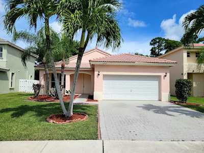 6767 Silver Ridge Lane Greenacres, FL 33413