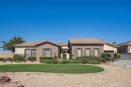 19218 Stratford Way Apple Valley, CA 92308
