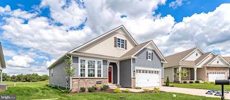 53 Charles Dr Gettysburg, PA 17325