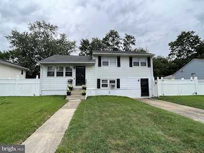 31 Briarcliff Dr New Castle, DE 19720