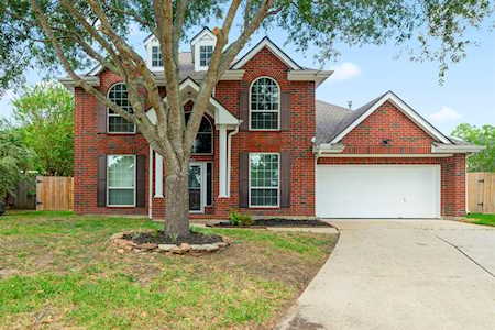 1505 Hickory Ct Pearland, TX 77581