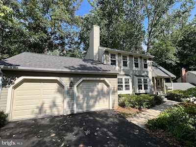 5966 New England Woods Dr Burke, VA 22015