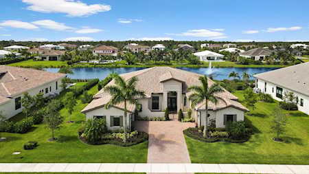 8290 SE Pennock Trail Jupiter, FL 33458