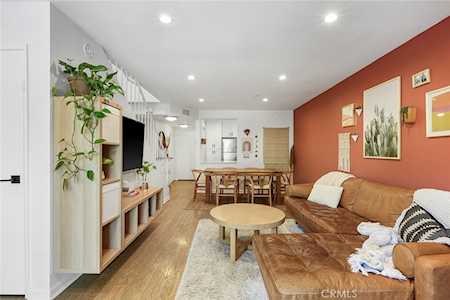 15215 Magnolia Boulevard #104 Sherman Oaks, CA 91403