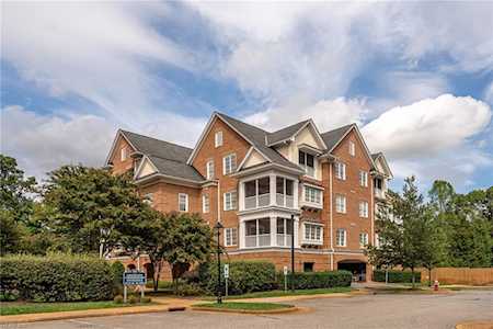 2304 Eaglescliffe Williamsburg, VA 23188