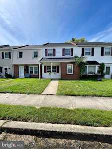 17 Patrick Henry Ct Newark, DE 19711