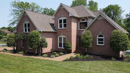 1001 Creekglen Ct Hendersonville, TN 37075