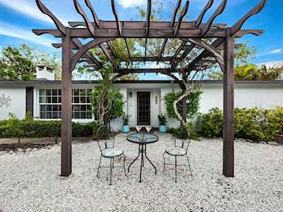 6960 Poinsetta Ave Longboat Key, FL 34228
