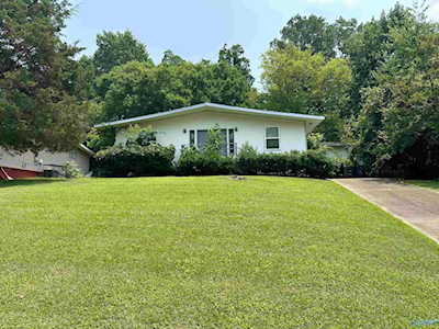 2708 NW Dry Creek Road Huntsville, AL 35810