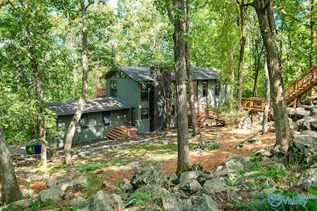 3003 SE Barcody Road Huntsville, AL 35802