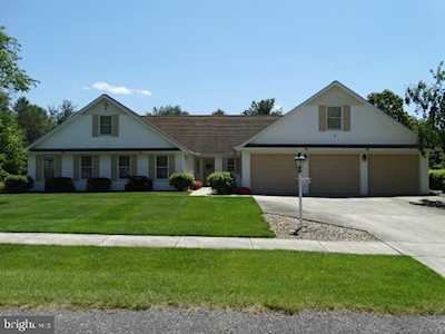 35 Derbyshire Dr Carlisle, PA 17015