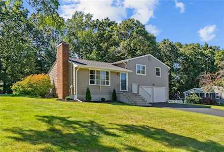 6 Glenwood Dr Coventry, RI 02816