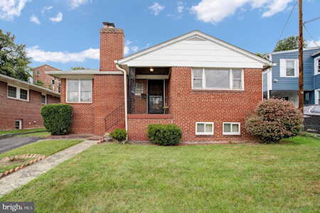2010 S Kenmore St Arlington, VA 22204