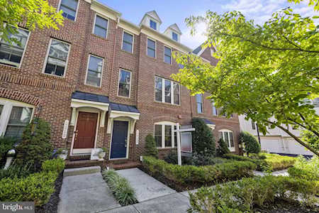 2517 S Kenmore Ct Arlington, VA 22206