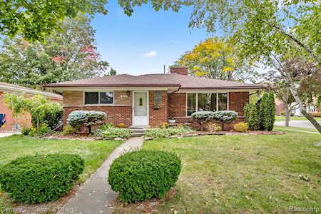 8306 Park Ave Allen Park, MI 48101