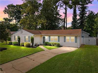 5396 Maple Forest Dr Virginia Beach, VA 23464