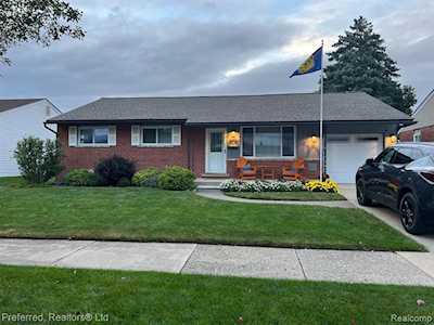 6703 Bison St Westland, MI 48185