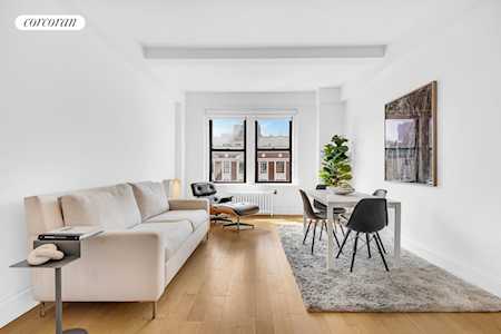 269 W 72nd St #16A New York, NY 10023