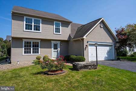 728 Tanager Dr State College, PA 16803