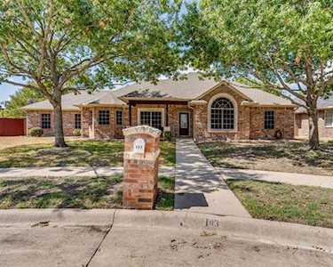 103 Dovehill Circle Red Oak, TX 75154