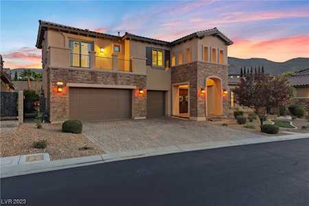 19 Pink Dogwood Dr Las Vegas, NV 89141