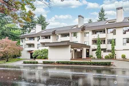 401 100th Ave NE #320 Bellevue, WA 98004