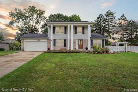 5505 Hertford Dr Troy, MI 48085
