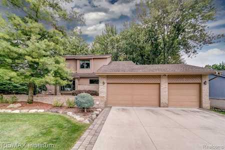 7566 Ashburton West Bloomfield Twp, MI 48322