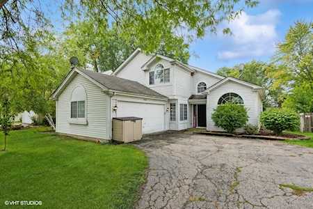1512 Burr Oak Circle Aurora, IL 60506