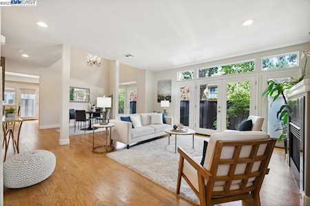 140 Buckthorn Way Menlo Park, CA 94025