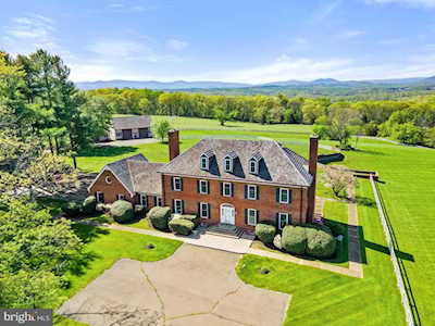 9062 Piney Mountain Rd Warrenton, VA 20186