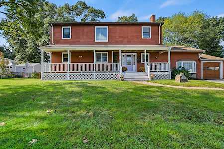 19 Selwyn Rd Braintree, MA 02184