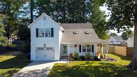 1253 Warner Hall Dr Virginia Beach, VA 23454