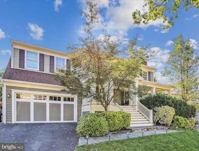 2011 N Lincoln St Arlington, VA 22207