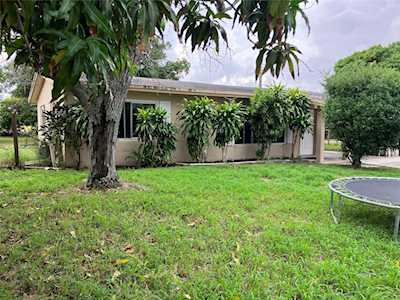 302 NE 14th Ave Boynton Beach, FL 33435